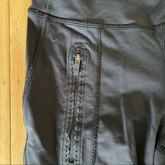 Lululemon Black Leggings Two Front Zipper Pockets - Picture 2 of 9